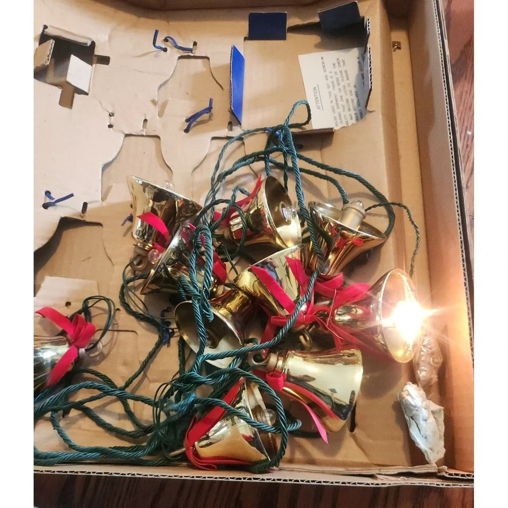 Vintage MR. CHRISTMAS Light Up Bells Of Christmas Plays 15 Carols With Box Works